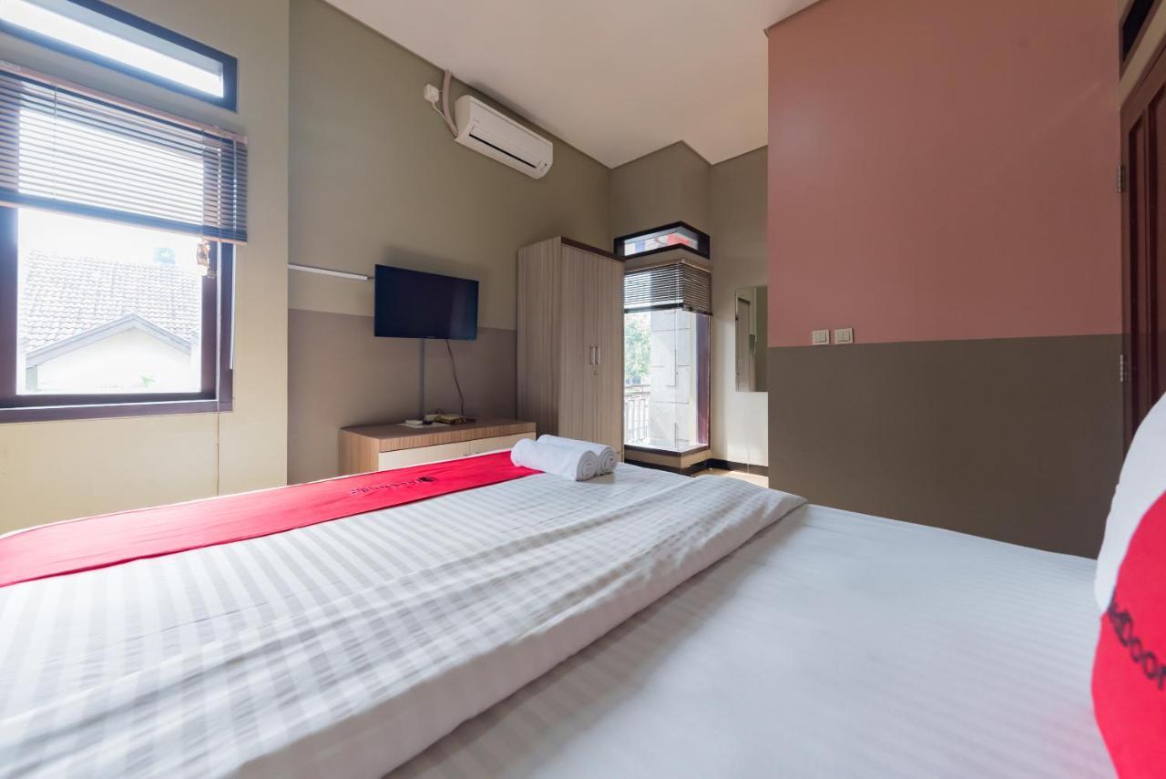 Reddoorz Syariah Near Politeknik Negeri Bandung Campus Hotel Cimahi Exterior photo